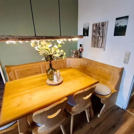 شقة Bergnest Mit Bergblick - Ca 3 Min Skilift - Balkon - Garten - 6 Pers - Hund - Luftkurort - Naehe Buchenegger Wasserfaelle - Eistobel - Bodensee
