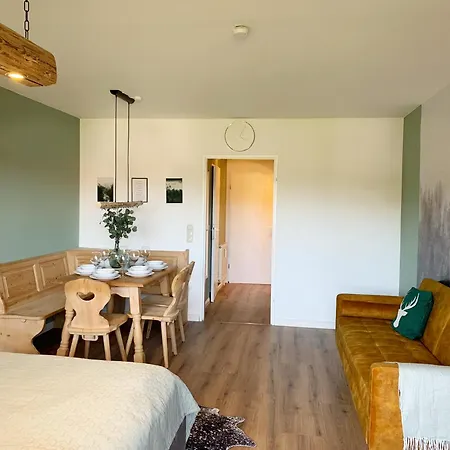 Lindners Hideaways - Bergnest - Bergblick 6 Pers Balkon Garten Hund Luftkurort Naehe Buchenegger Wasserfaelle Eistobel Bodensee Apartment *